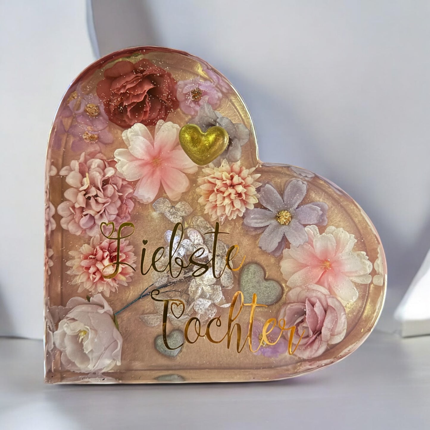 Herz mit Seidenblumen, personalisierbar